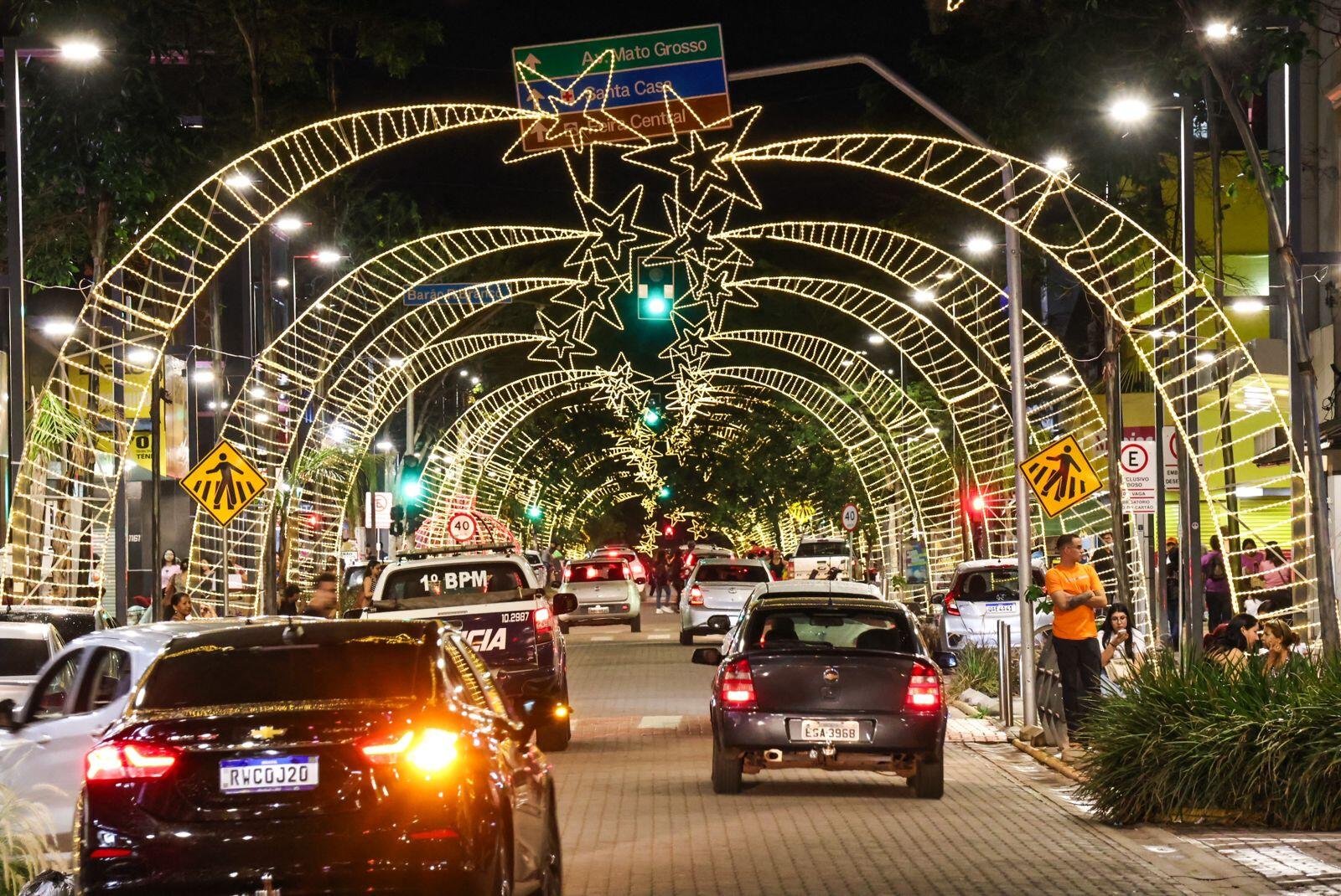 luzes-de-natal-da-14-de-julho-sao-inauguradas-em-campo-grande