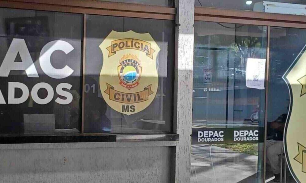 dois-homens-sao-presos-mantendo-relacao-sexual-em-parque-de-dourados