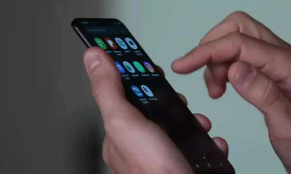 idosa-perde-r$-3,8-mil-ao-acreditar-que-conversava-com-a-irma-via-whatsapp