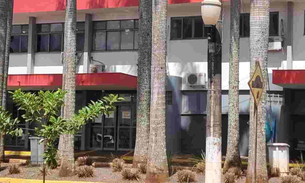 homem-leva-facada-no-peito-apos-reagir-a-trio-de-assaltantes-armados