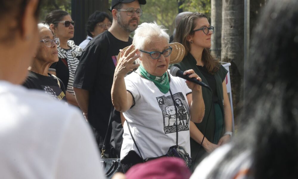 “ainda-estamos-aqui-por-memoria-e-justica”,-diz-amelinha