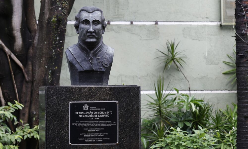 lei-municipal-que-bania-monumentos-a-escravocratas-no-rio-e-revogada