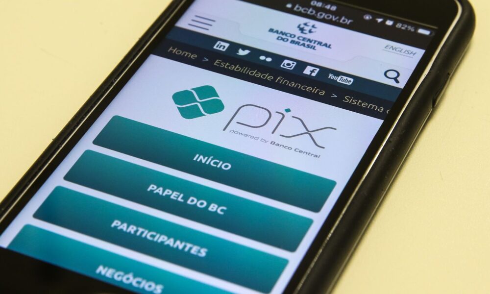 procon-sp-orienta-consumidores-a-denunciar-cobranca-extra-sobre-pix