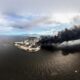 apos-incendio-em-fabrica,-inea-teme-vazamento-de-oleo-na-guanabara