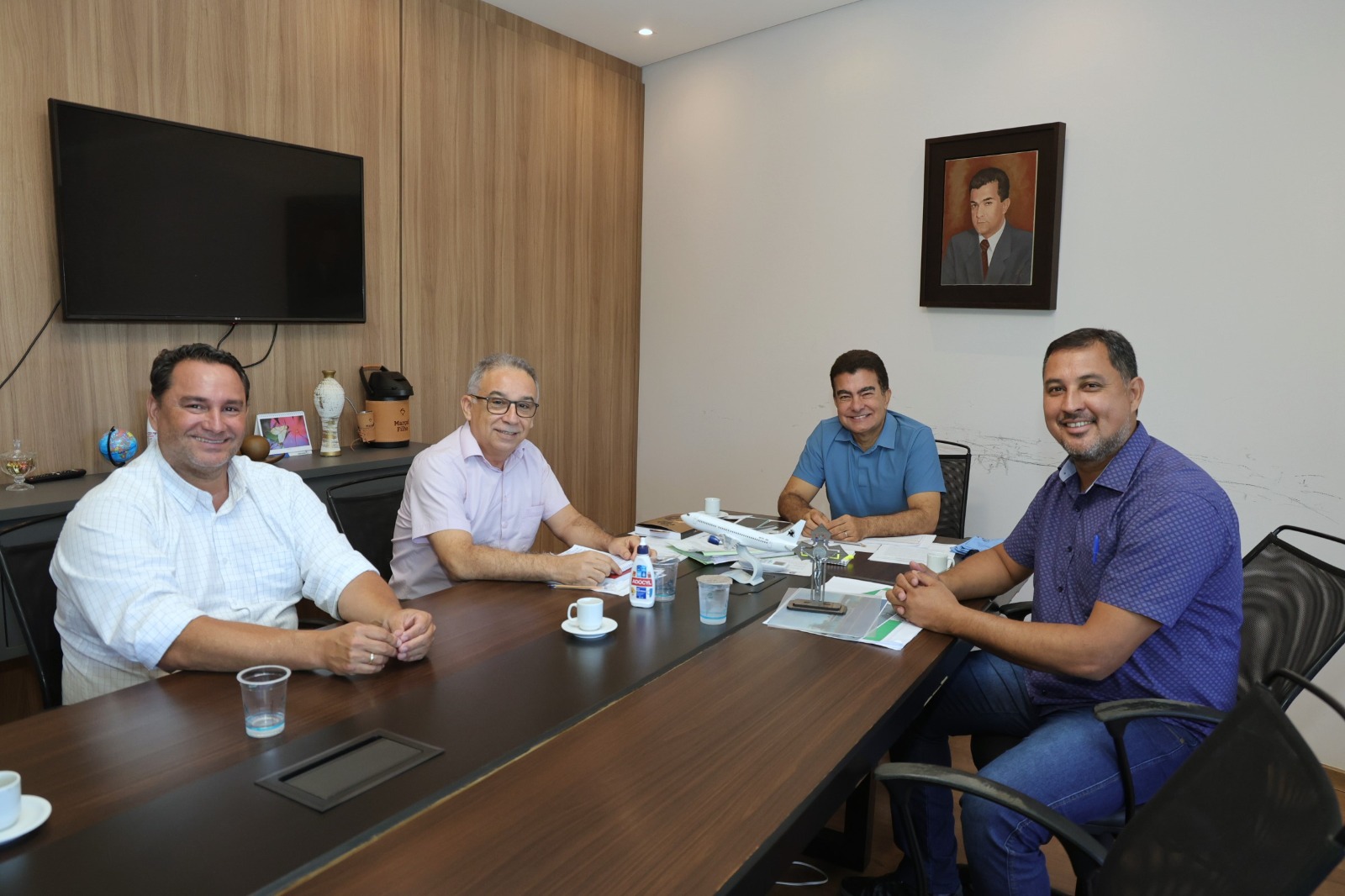 marcal-convida-e-pudim-aceita-ser-o-lider-do-prefeito-na-camara-–-portal-prefeitura-de-dourados