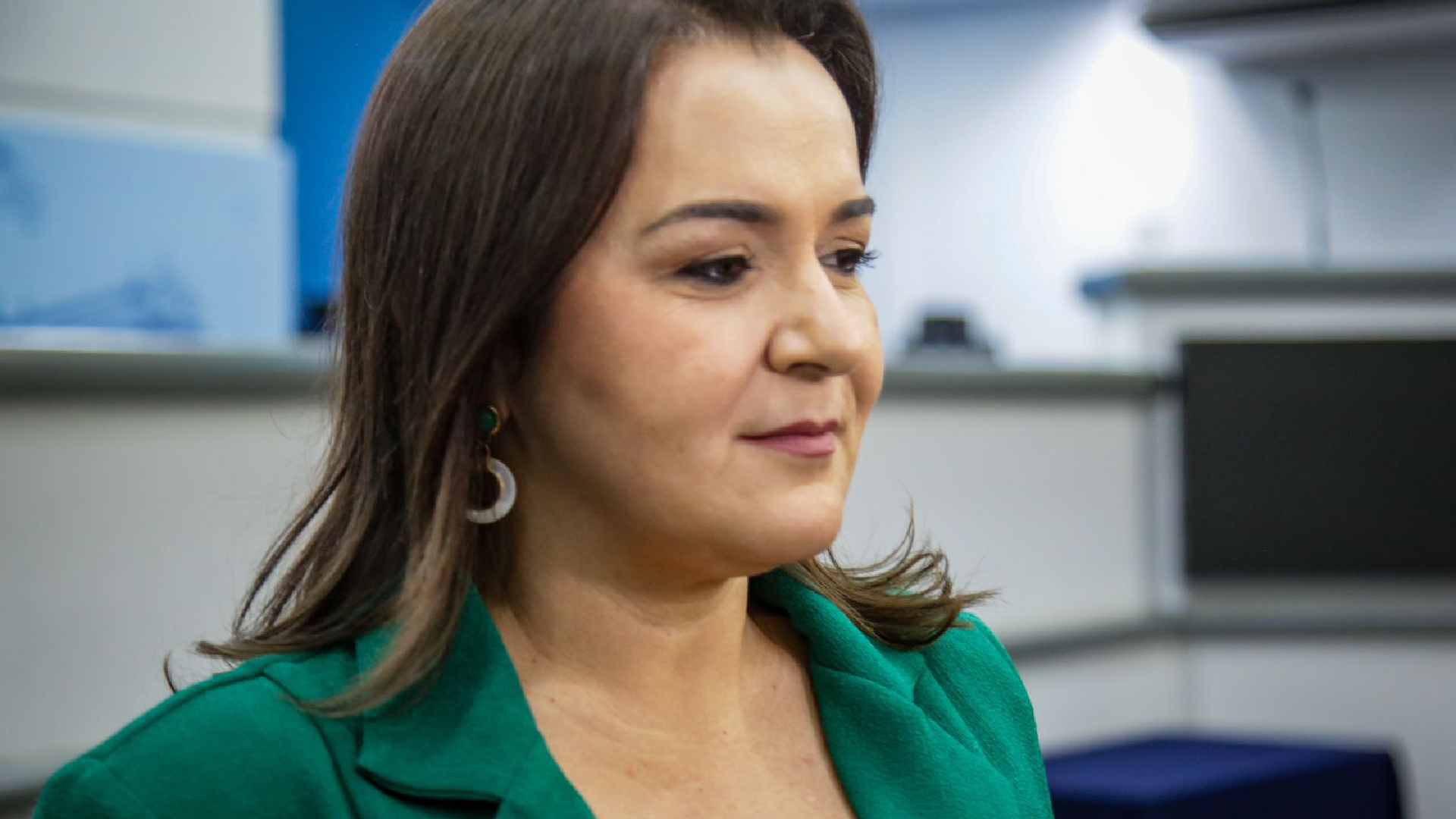 ‘parte-sera-entregue-a-instituicao-de-caridade’,-diz-adriane-lopes-sobre-salario