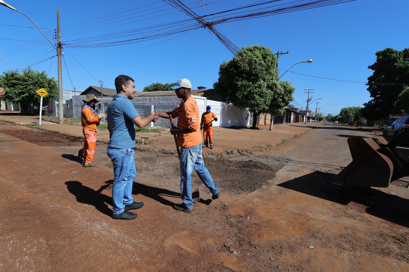 com-4-frentes-de-tapa-buraco,-prefeitura-realiza-acoes-em-pontos-estrategicos -–-portal-prefeitura-de-dourados