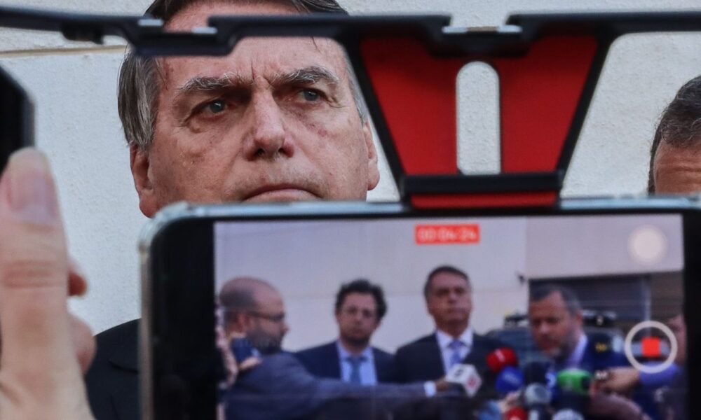 pgr-denuncia-bolsonaro-e-mais-33-por-tentativa-de-golpe-de-estado