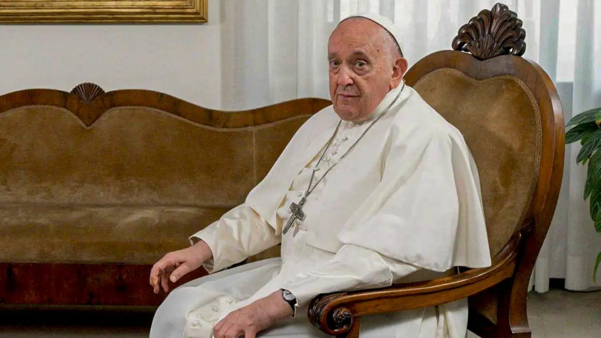 apos-crise-respiratoria,-papa-francisco-recebe-transfusao-de-sangue