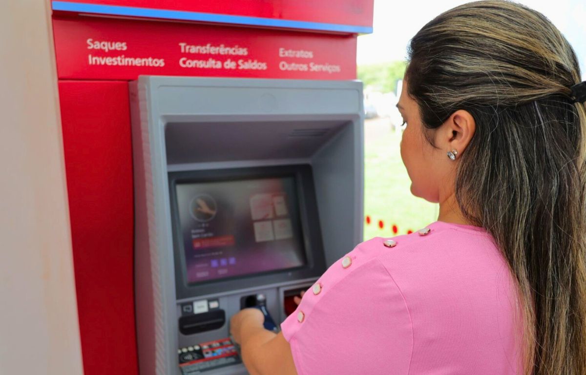 prefeitura-de-dourados-antecipa-salarios-para-8.150-servidores-–-portal-prefeitura-de-dourados