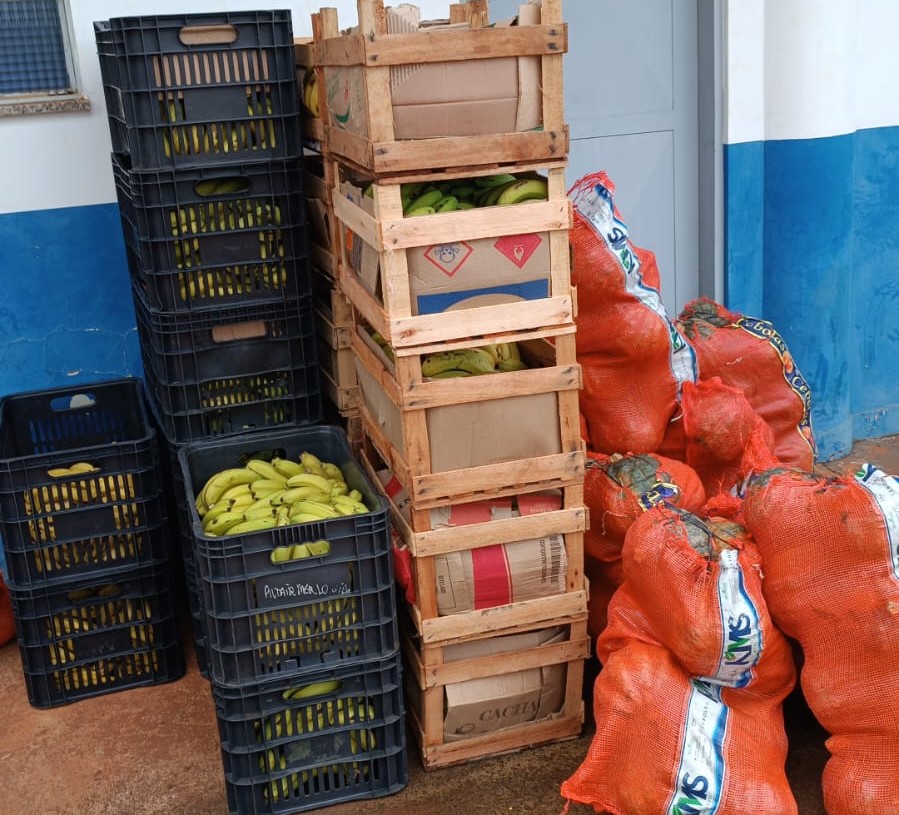 prefeitura-distribui-2-mil-quilos-de-alimentos-para-entidades-assistenciais-–-portal-prefeitura-de-dourados
