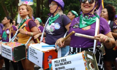 sp:-mulheres-protestam-por-direito-ao-aborto-e-pelo-fim-da-escala-6×1