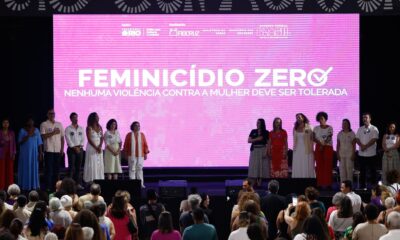 desfile-das-campeas-do-carnaval-carioca-tem-acao-contra-feminicidio