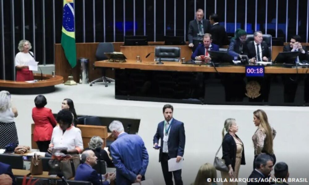 camara-aprova-atendimento-prioritario-para-maes-e-pais-atipicos-no-sus