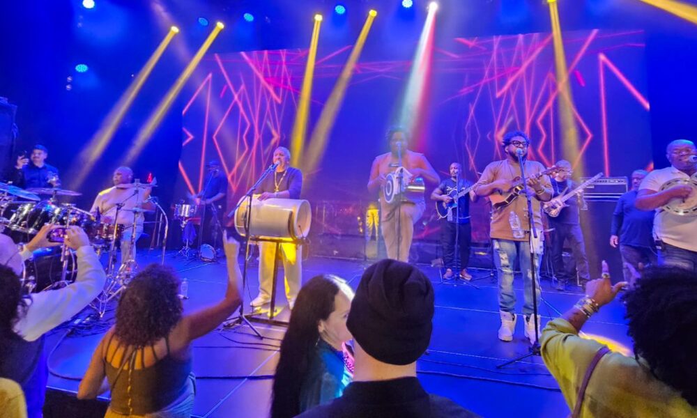 fundo-de-quintal-leva-musica-brasileira-aos-estados-unidos