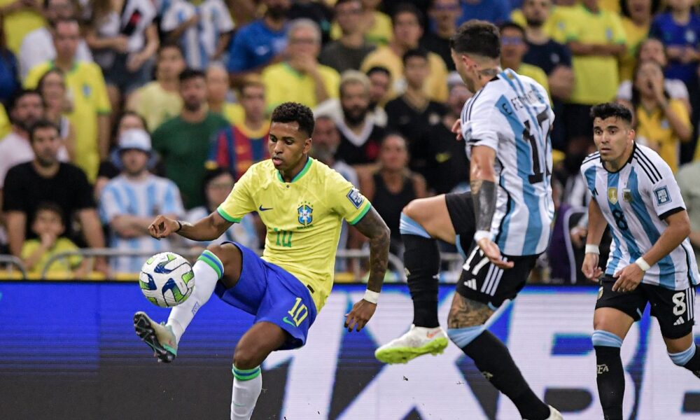 cheio-de-desfalques,-brasil-visita-argentina-pelas-eliminatorias