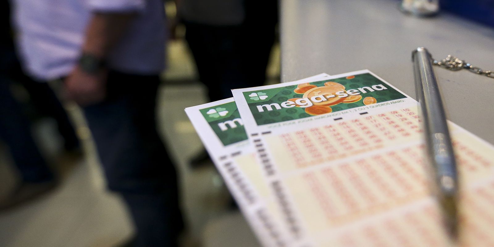 mega-sena-acumula-e-premio-vai-para-r$-32-milhoes