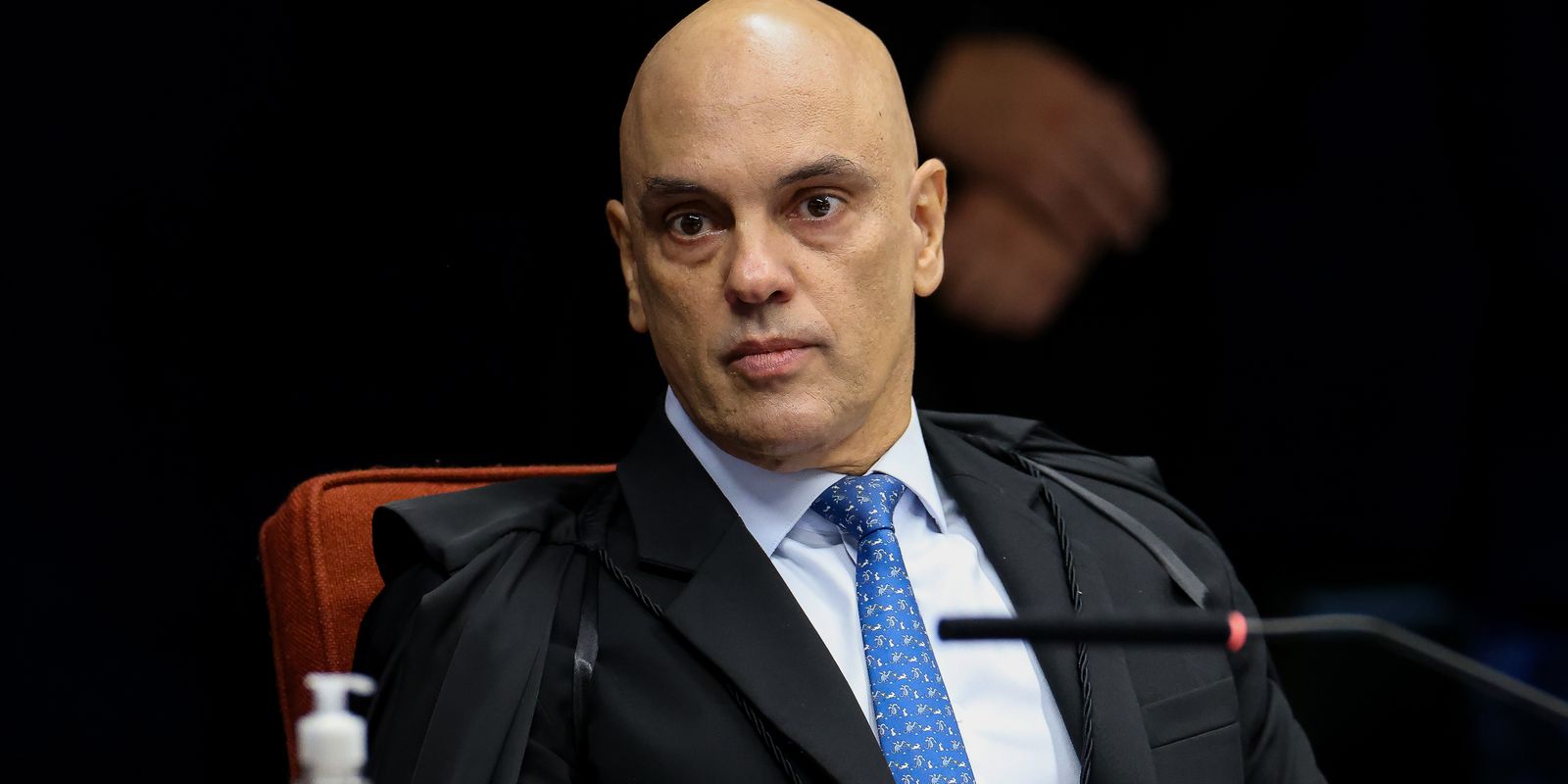 moraes-arquiva-investigacao-contra-bolsonaro-sobre-cartao-de-vacina