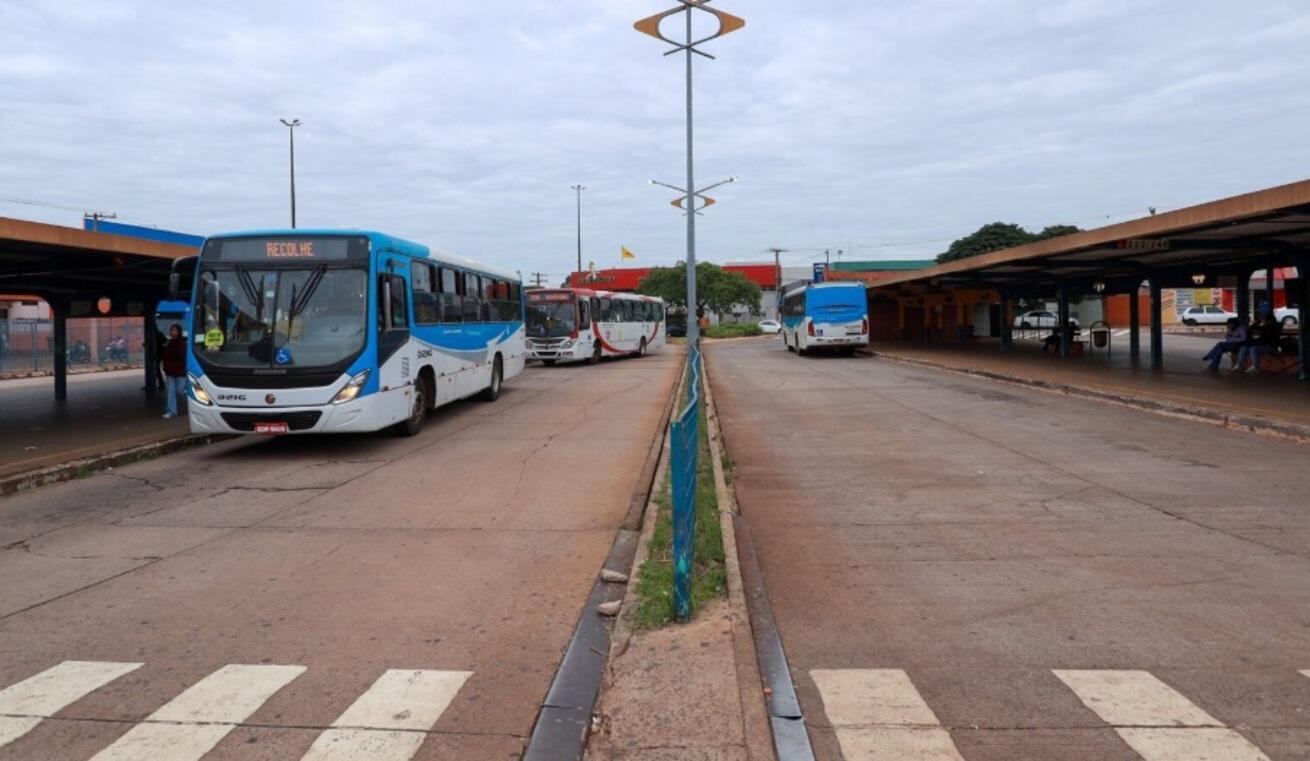 bebado-e-preso-por-mostrar-as-partes-intimas-dentro-de-onibus