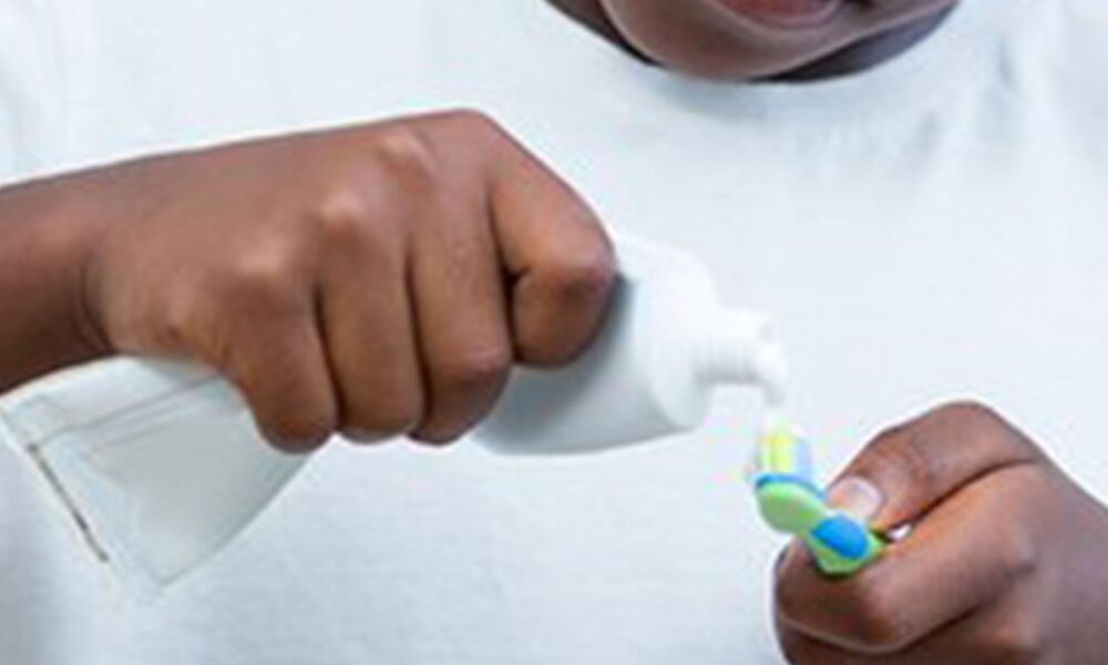 anvisa-suspende-interdicao-de-venda-de-creme-dental-da-colgate