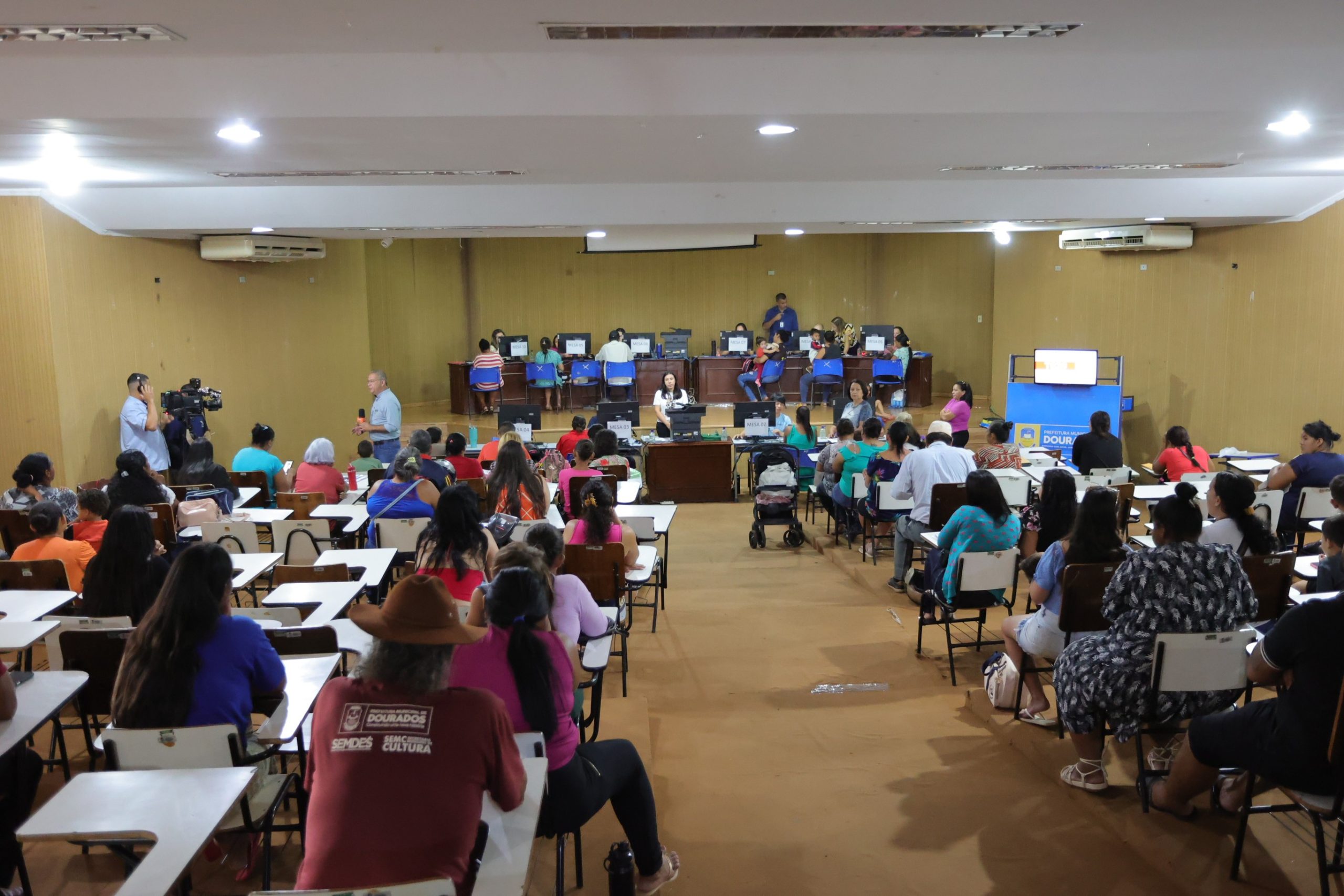 ‘mutirao-do-cadunico’-atende-quase-mil-pessoas-na-primeira-etapa-–-portal-prefeitura-de-dourados