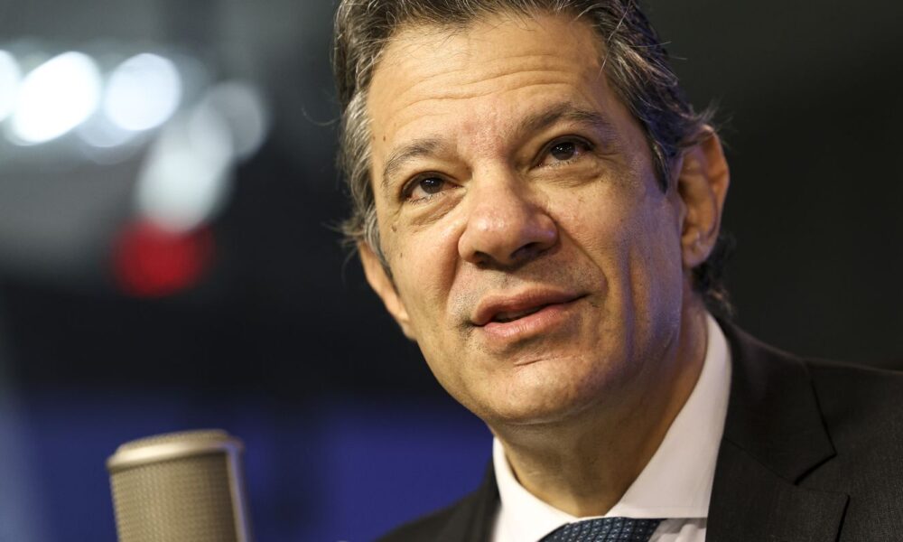 governo-brasileiro-espera-ser-poupado-de-tarifaco-de-trump