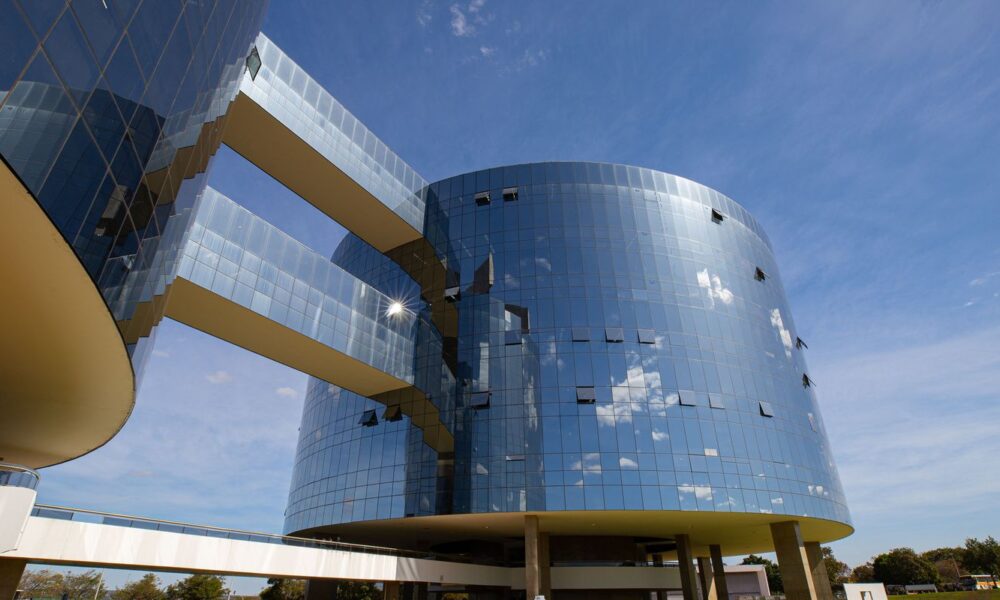 pgr-pede-prisao-de-sobrinho-de-bolsonaro-que-fugiu-para-argentina