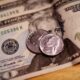 dolar-dispara-e-fecha-dia-a-r$-5,8350-com-temor-de-apos-retaliacao-chinesa