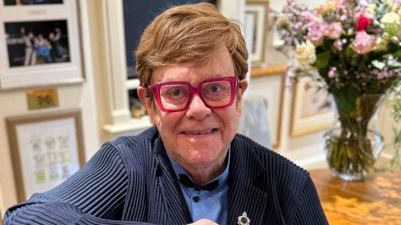 elton-john-desabafa-e-diz-que-problema-na-visao-o-impede-de-ver-filhos-jogando-esportes