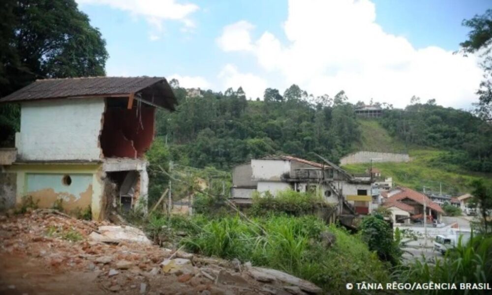 ex-prefeito-de-nova-friburgo-e-condenado-por-desvios-apos-tragedia