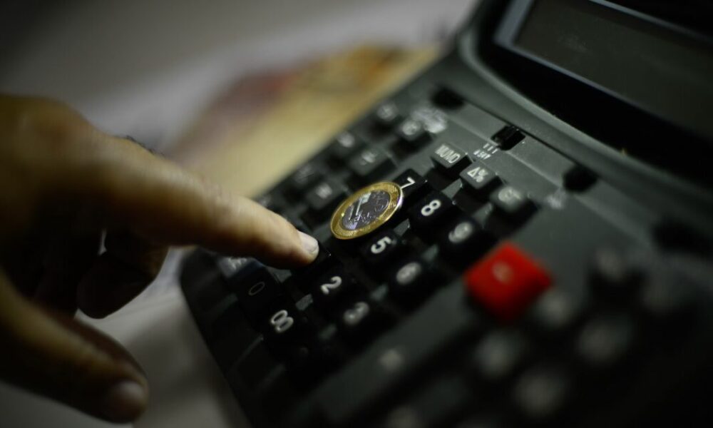 setor-de-servicos-cresce-0,8%-na-passagem-de-janeiro-para-fevereiro-–-folha-de-dourados-–-noticias-de-dourados-ms-e-regiao