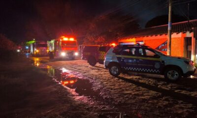 video:-incendio-destroi-casa-na-vila-nova-campo-grande