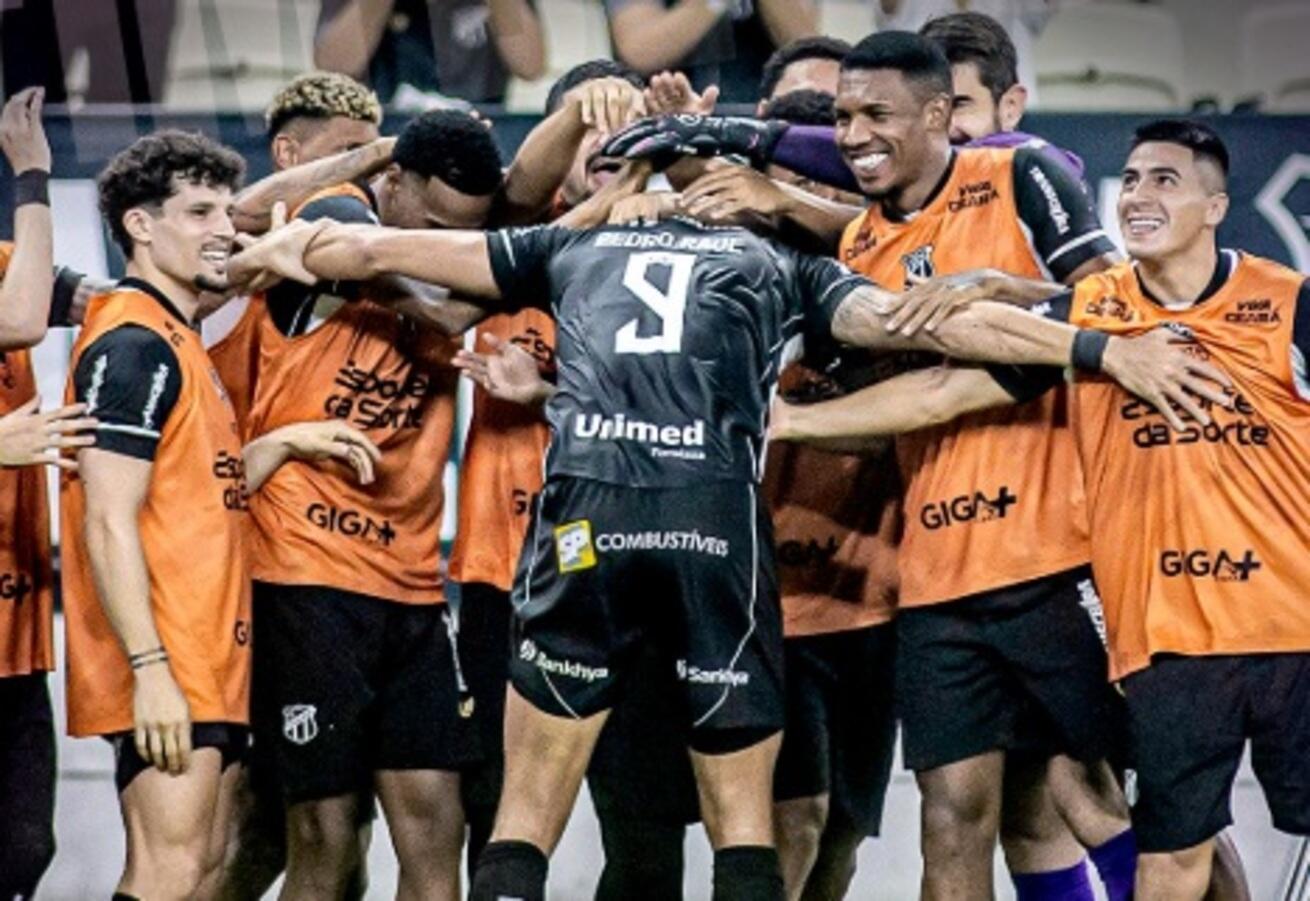 vasco-e-superado-pelo-ceara-e-perde-a-chance-de-'dormir'-lider-do-brasileiro
