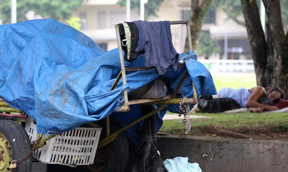 mais-de-335-mil-pessoas-vivem-em-situacao-de-rua-no-brasil