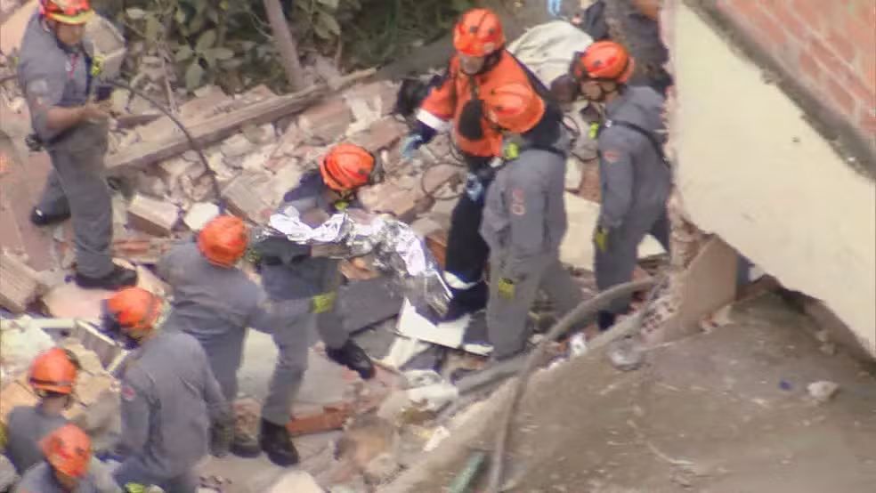 bebe-de-4-meses-morre-apos-casa-desabar-na-brasilandia,-zona-norte-de-sp;-–-folha-de-dourados-–-noticias-de-dourados-ms-e-regiao