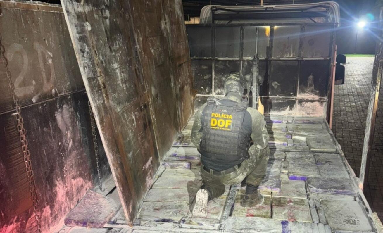 3,4-toneladas-de-drogas-em-carreta-que-seguia-para-o-parana-sao-apreendidas