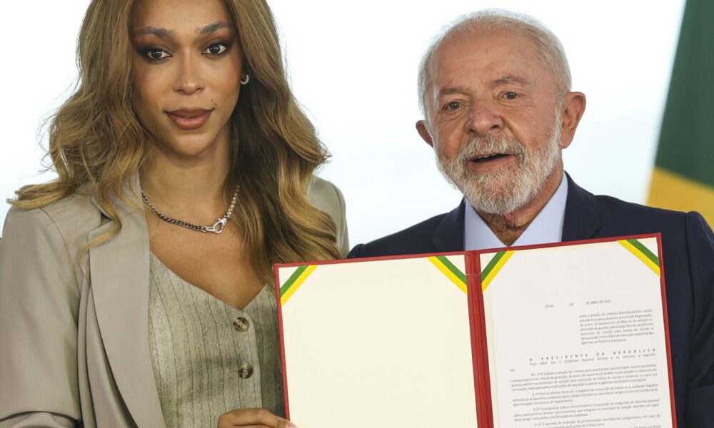 lula-diz-que-atitude-do-governo-dos-eua-com-erika-hilton-e-abominavel