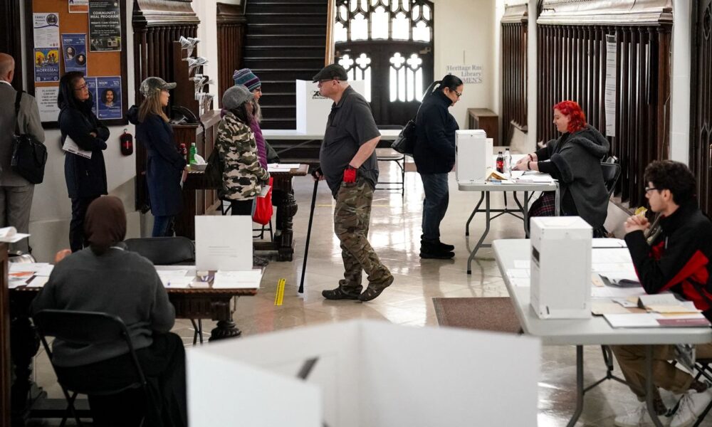 canadenses-vao-as-urnas-em-eleicao-dominada-por-preocupacoes-com-trump