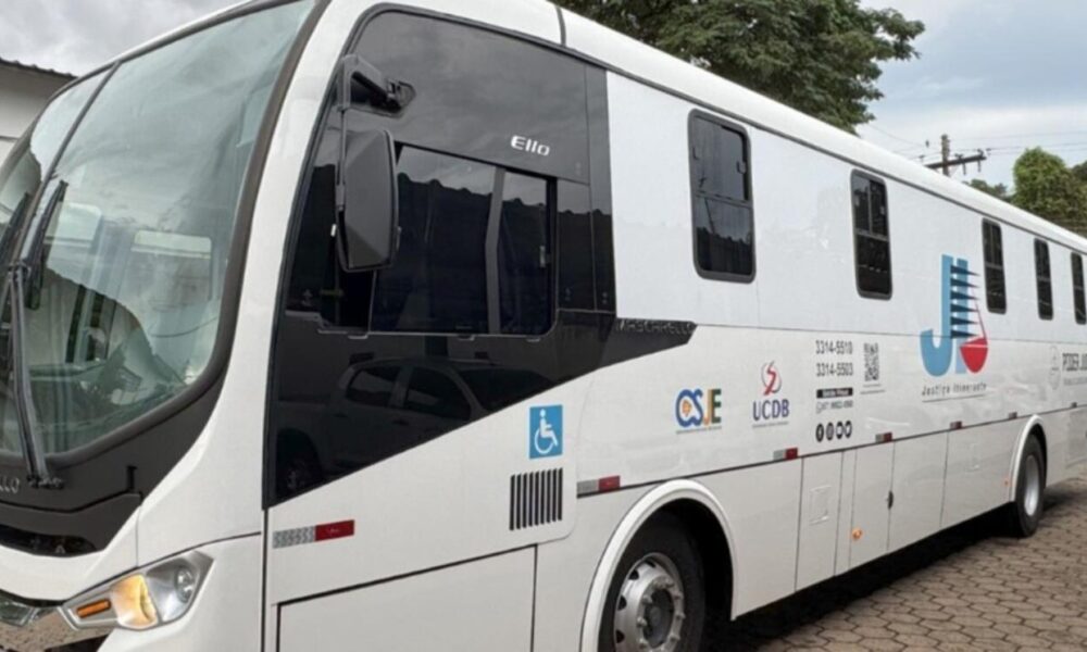 novo-onibus-e-entregue-para-a-justica-itinerante-de-campo-grande