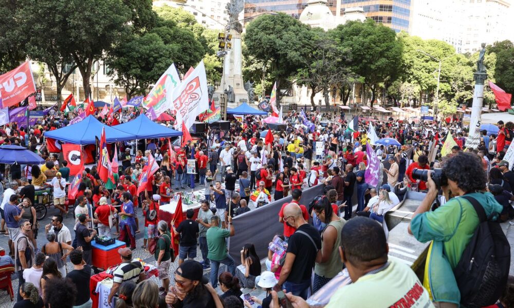 fim-da-escala-6×1-une-movimentos-no-ato-de-1o-de-maio-no-rio