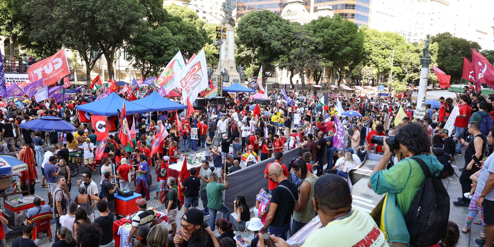 fim-da-escala-6×1-une-movimentos-no-ato-de-1o-de-maio-no-rio