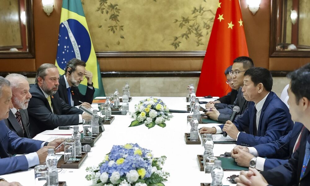 lula-se-reune-com-empresarios-chineses-em-pequim