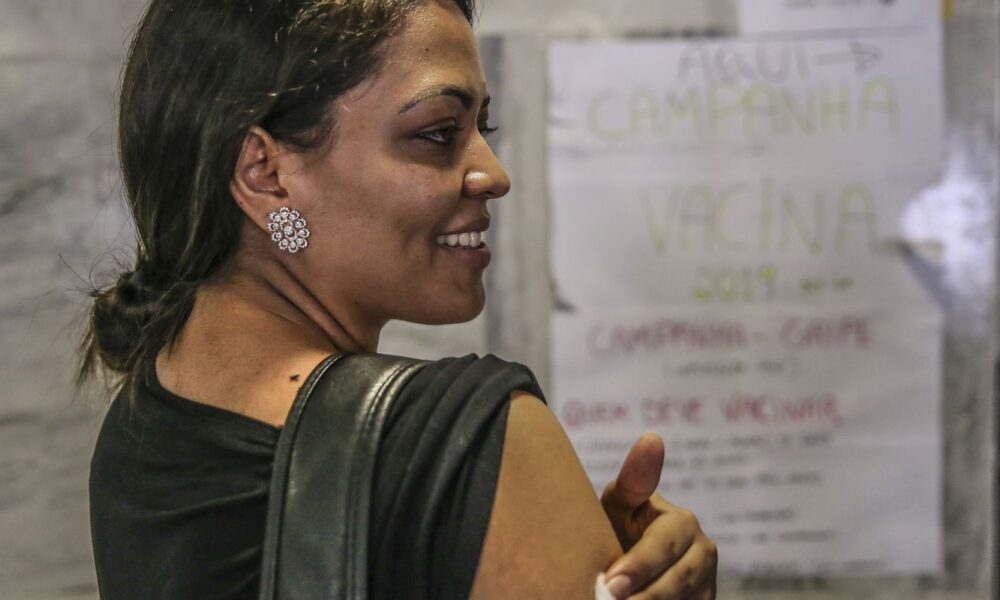 df-amplia-vacinacao-contra-gripe-para-populacao-acima-de-6-meses