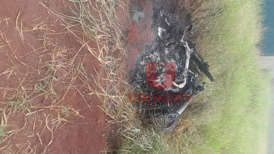 fronteira:-moto-incendiada-era-de-homem-executado-a-tiros-e-com-pernas-amarradas-–-folha-de-dourados-–-noticias-de-dourados-ms-e-regiao