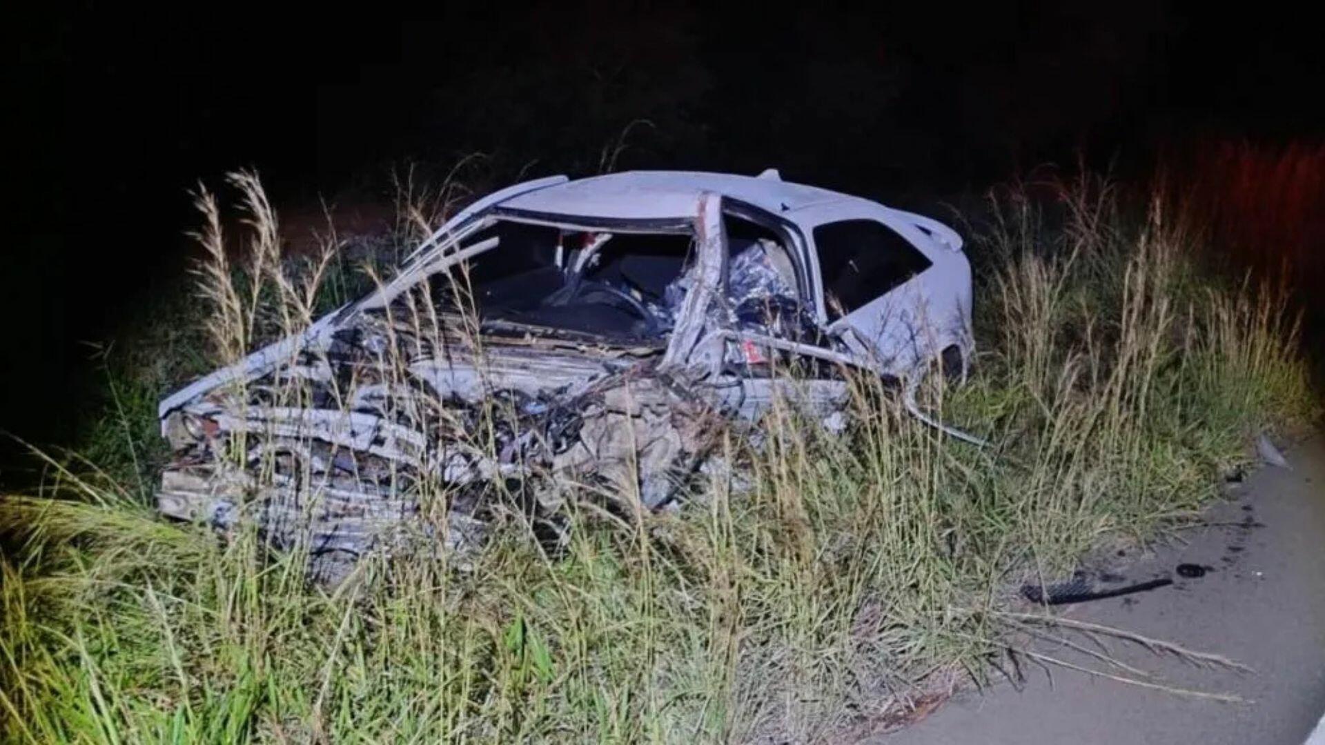 motorista-morre-e-passageiro-fica-ferido-em-acidente-com-carreta-na-ms-395