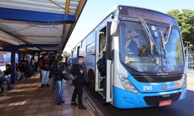 estudantes-celebram-tarifa-de-onibus-a-r$-1-e-destacam-espirito-incentivador-da-medida-–-portal-prefeitura-de-dourados
