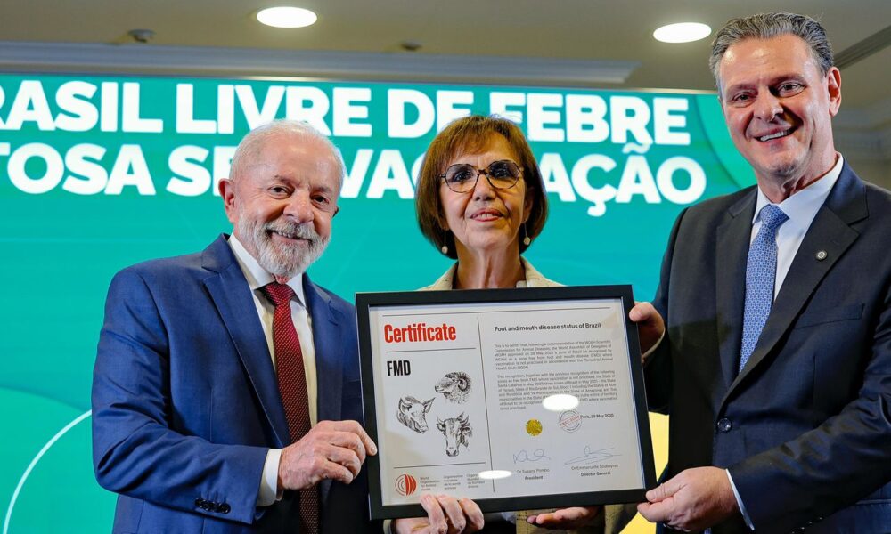 lula-recebe-certificado-de-pais-livre-da-frebe-aftosa