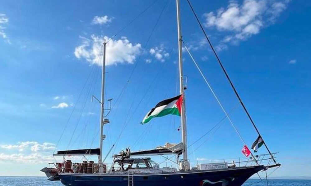 barco com-ativistas-esta-a-48-horas-de-gaza-com-ajuda-humanitaria