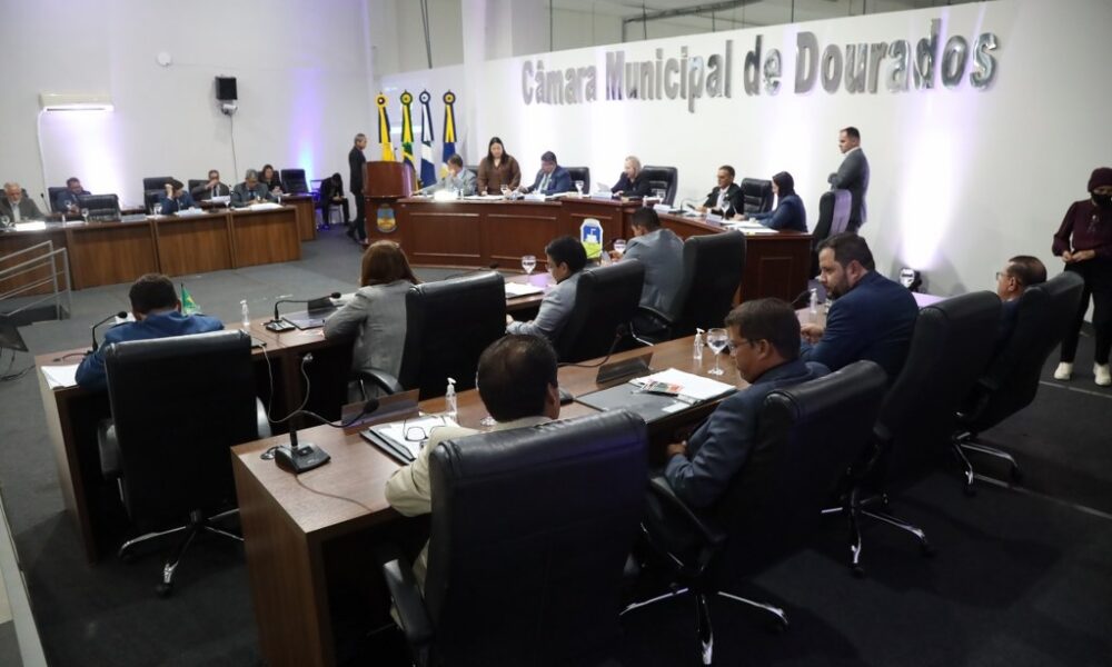 prefeito-sanciona-lei-que-proibe-contratacao-de-condenados-por-crime-sexuais-contra-criancas-–-portal-prefeitura-de-dourados
