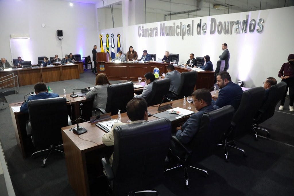 prefeito-sanciona-lei-que-proibe-contratacao-de-condenados-por-crime-sexuais-contra-criancas-–-portal-prefeitura-de-dourados